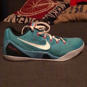 Kobe 9 EM “dusty cactus”